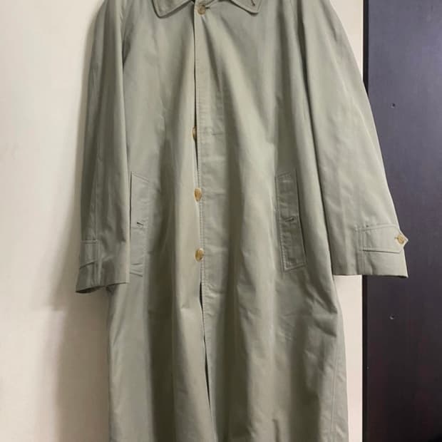버버리 트렌치코트(카키색)