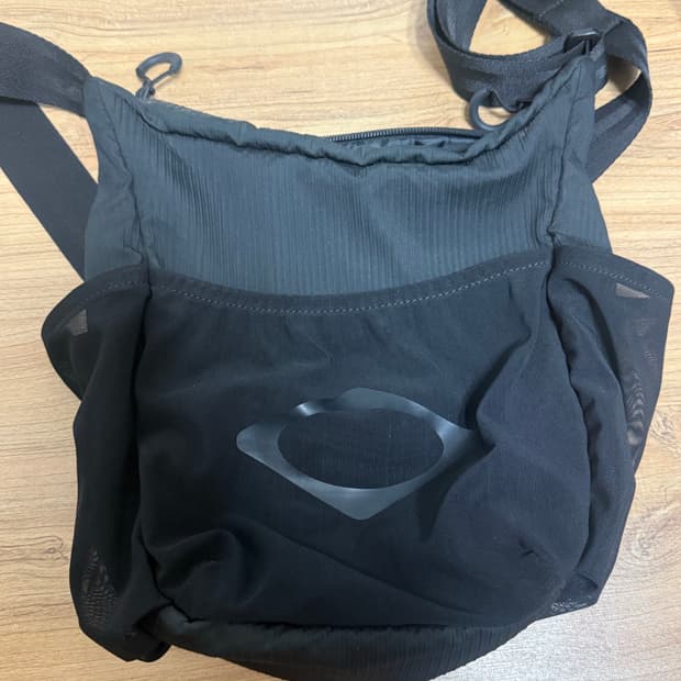 미스치프 크로스백