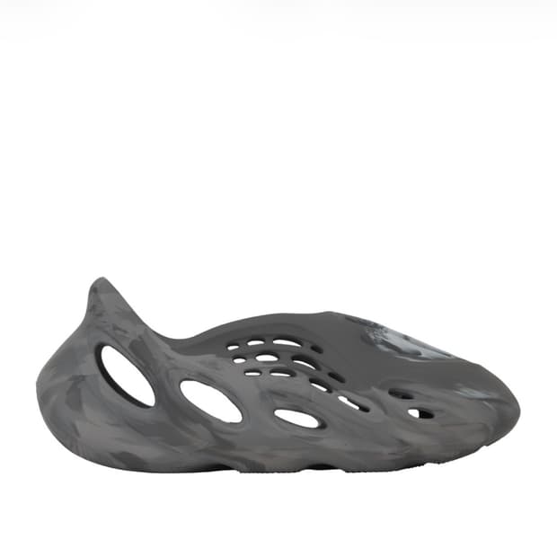 아디다스 이지폼러너 믹스 그래닛