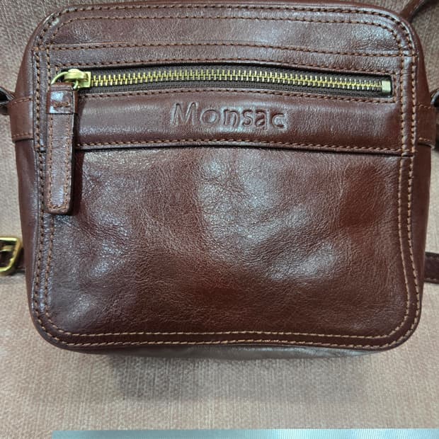 몽삭 Monsac-   앤틱스타일  가죽 미니 크로스백