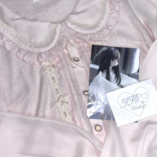 리즈리사 핑크 블라우스