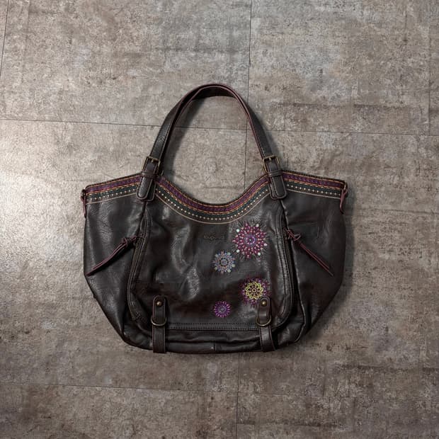 데시구알 자수 레더 숄더 백