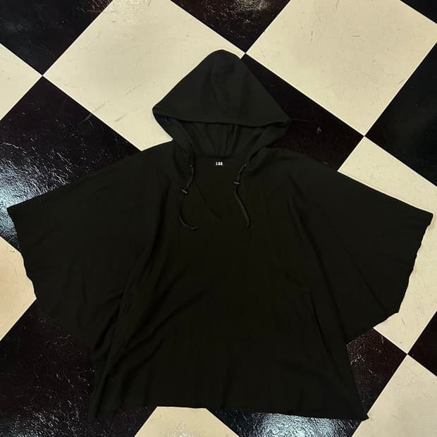 L.G.B. No. poncho 022F