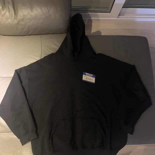 발렌시아가 헬로 마이네임이즈 뎀나 후드