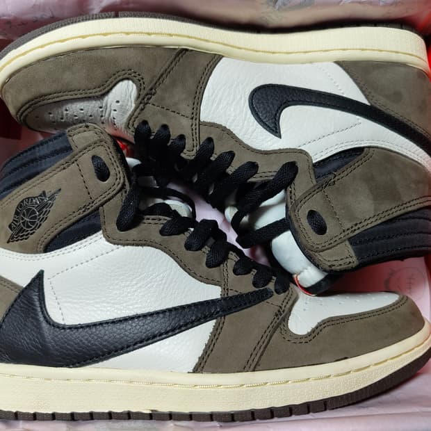 나이키 조던1 스캇 모카