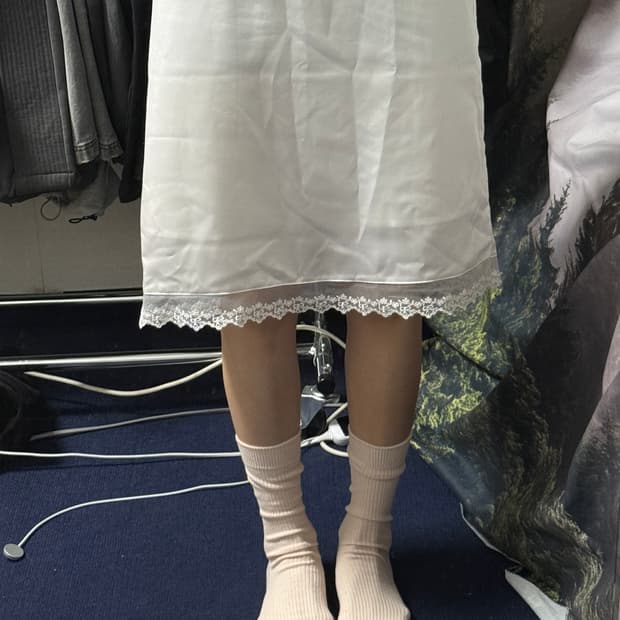 새틴 레이스 레이어드 미디 스커트 wt