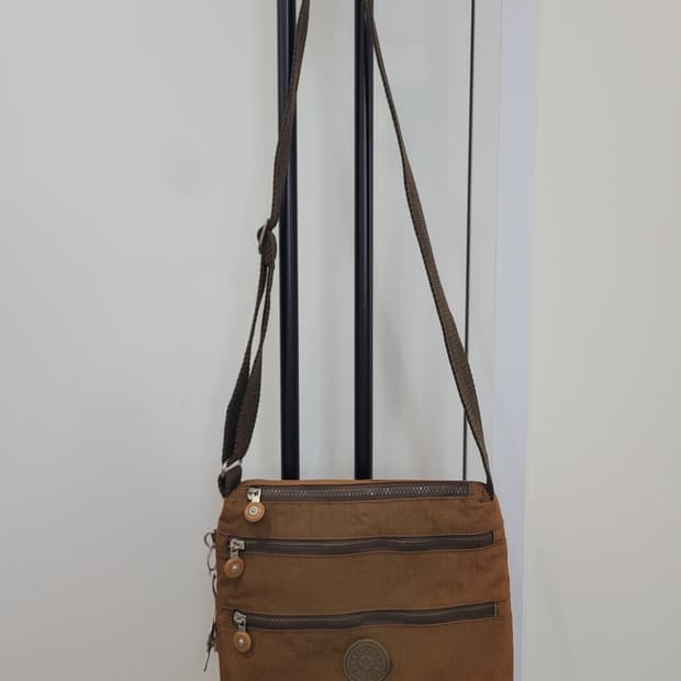 키플링 브라운 크로스 바디백