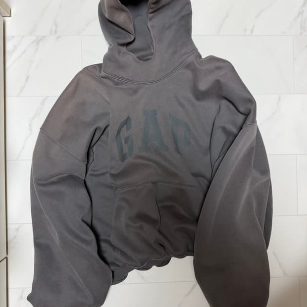 이지갭 바이 발렌시아가