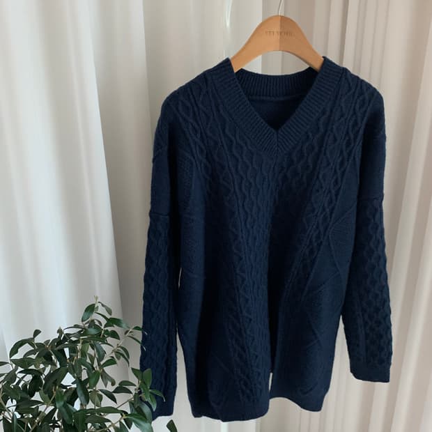 빈티지 브이넥 루즈핏 옆트임 꽈배기 롱니트