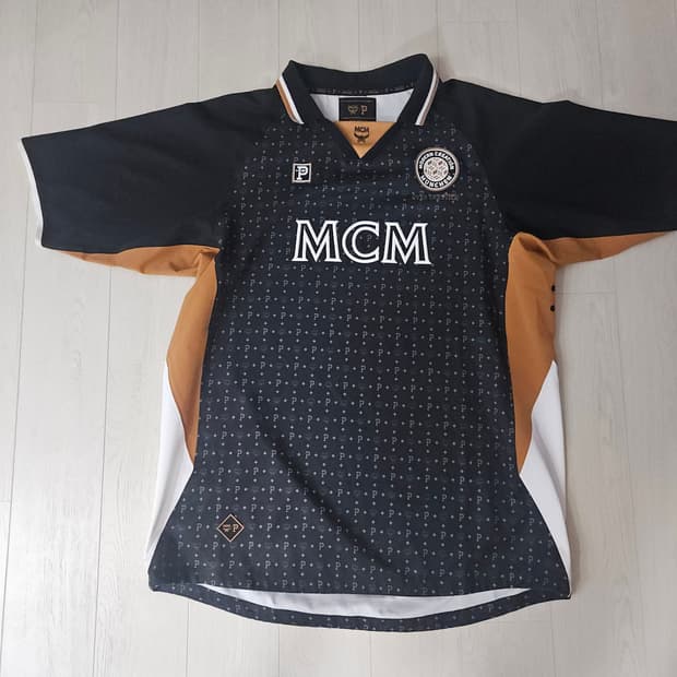 MCM x 오버더피치 블랙반팔XL