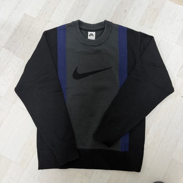 나이키 스우시 스트라이프 니트 DD0579-010