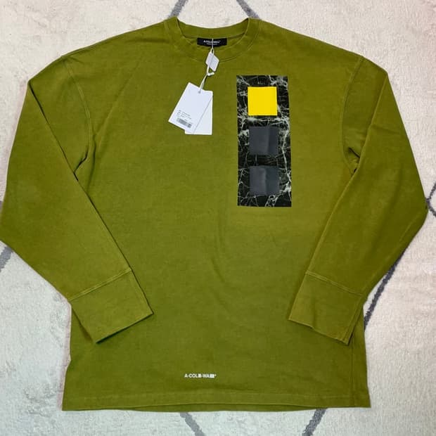 어콜드월 롱슬리브