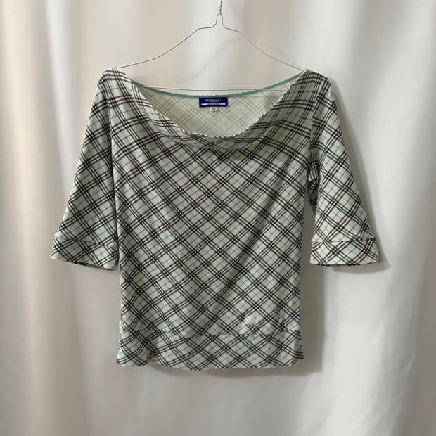 버버리 블루라벨 노바체크 오프숄더티 38 mint