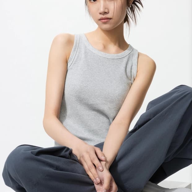 유니클로 립브라탑 그레이 나시