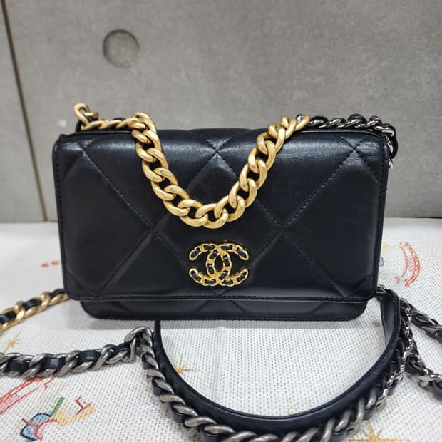 샤넬 19백 WOC 램스킨  내장칩