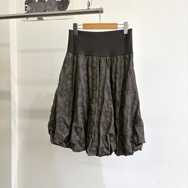 UNKNOWN 미디 스커트