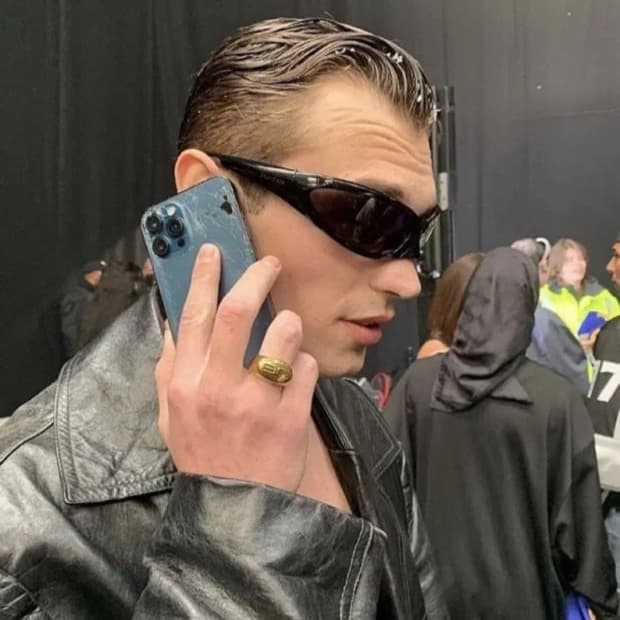 발렌시아가 스킨캣 선글라스