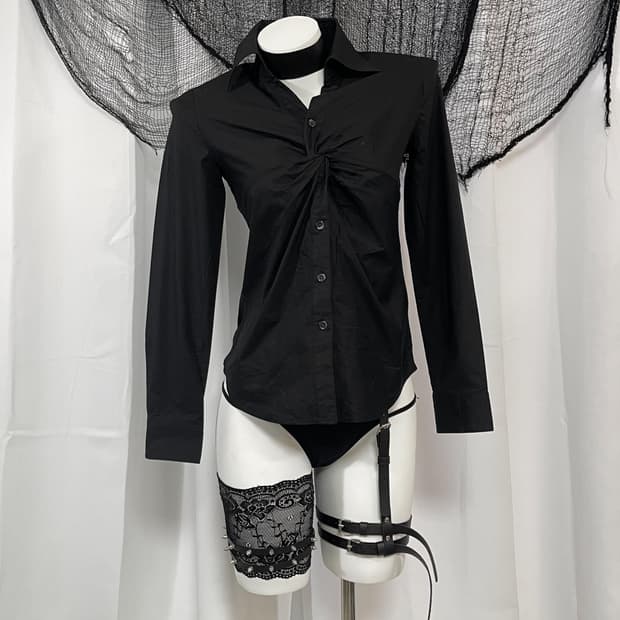 black detail shirt