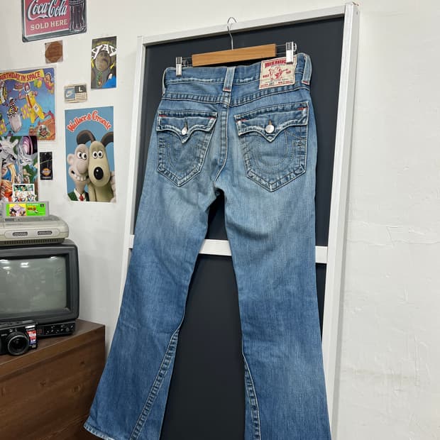 True Religion 트루릴리전 조이 부츠컷 나팔핏 연청 데님 팬츠