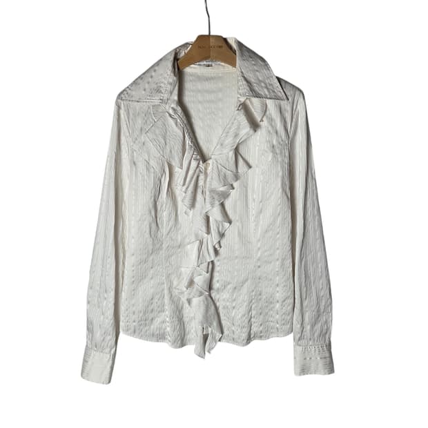 [Naracamic] 나라카미체 음각 프릴 오픈 블라우스