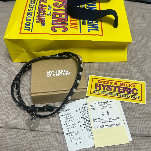 히스테릭 글래머 가죽 피크 팔찌