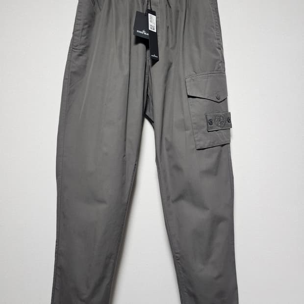 스톤아일랜드 고스트 피스 O-벤틸 카고 트라우저 (새 상품)