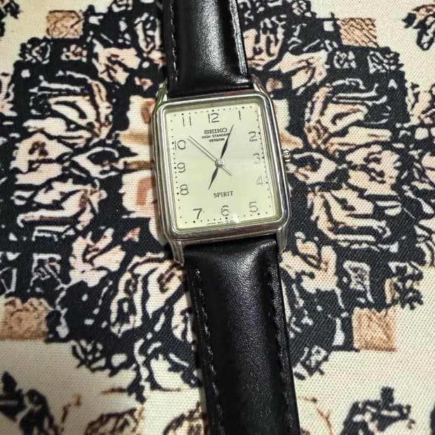SEIKO 빈티지 쿼츠 시계