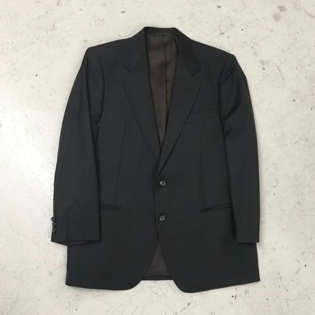 로로피아나 블레이저