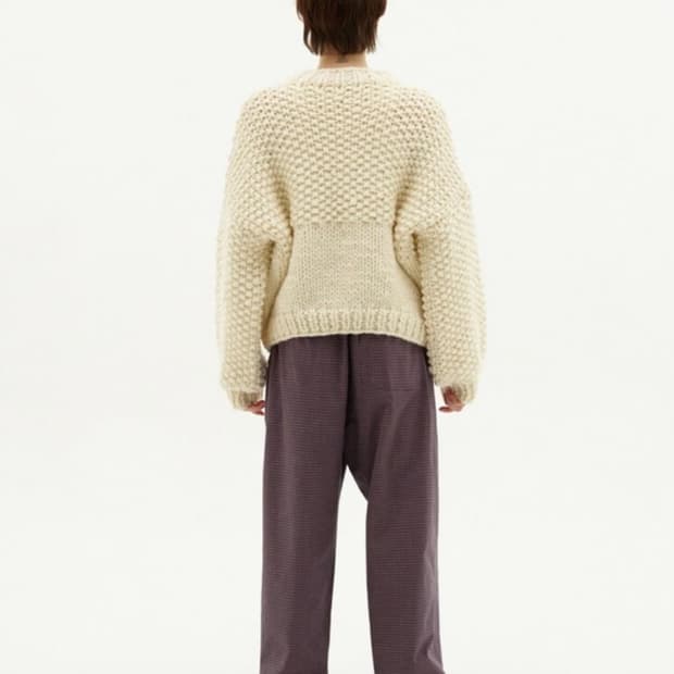 베뉴먼트 핸드 니트 VENUMENT hand knitted sweater