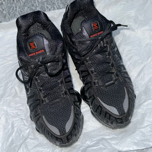 나이키 샥스 TL 블랙 앤 맥스 오렌지 235