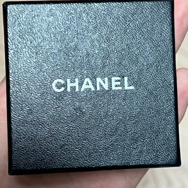 샤넬 CC 로고 진주 귀걸이