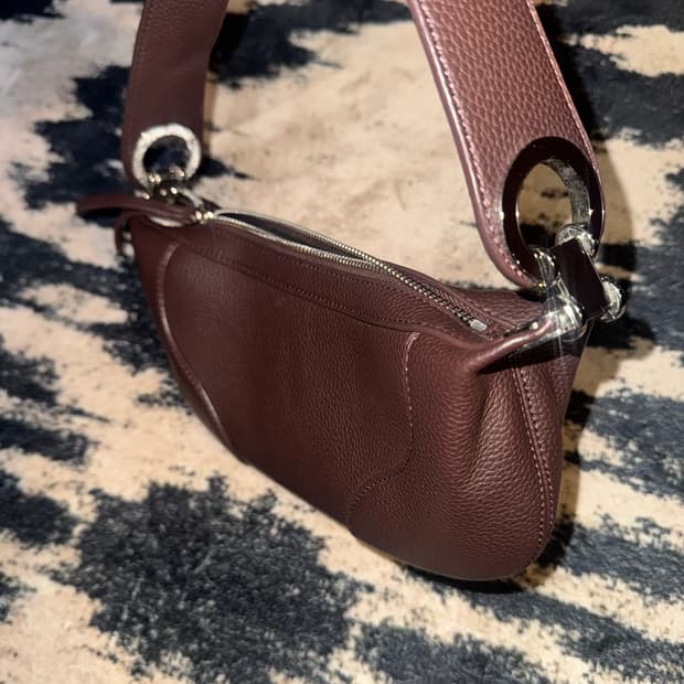 브라운 가죽 숄더백 