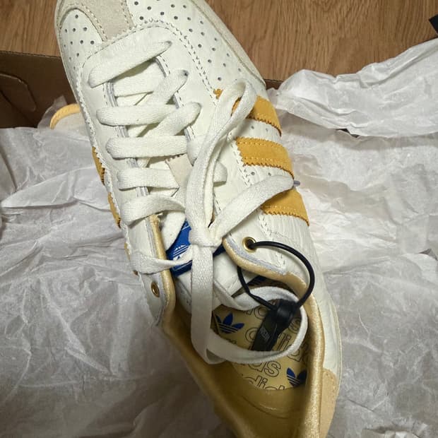 (W) 아디다스 재팬 오프 화이트 스파크