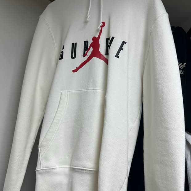 15fw 슈프림 조던 후드 화이트