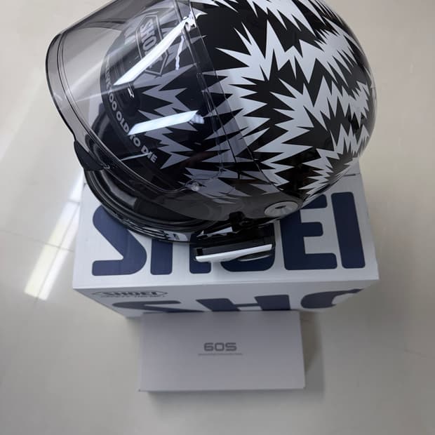 쇼에이헬멧 글램스터 네이버 후드 X DSC 클래식 풀페이스