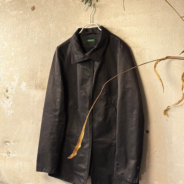 44 ) BENETTON Gloss Panel Jacket