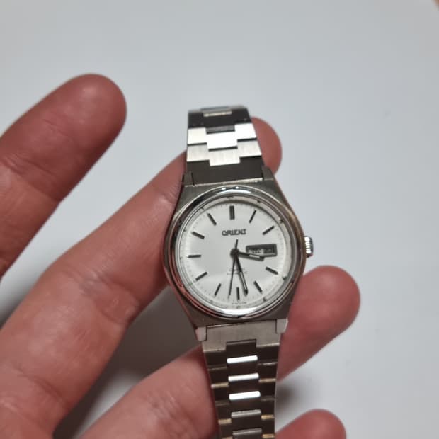 오리엔트 수동 손목 시계판매합니다