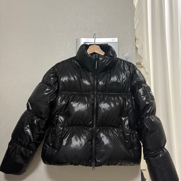 새상품-노스페이스 엘라 다운 자켓 (RDS) 급처합니다.