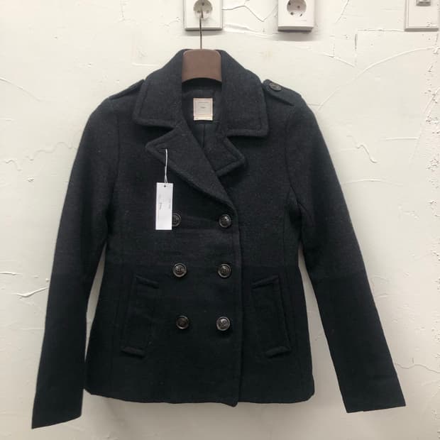 갭 견장 피코트 차콜