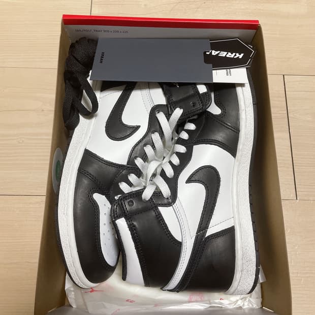 나이키 에어 조던 1 하이 블랙 앤 화이트 255