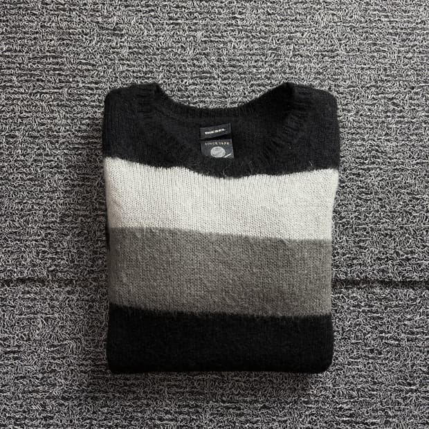 디젤 패치로고 단가라 디테일 모헤어 스웨터 2936