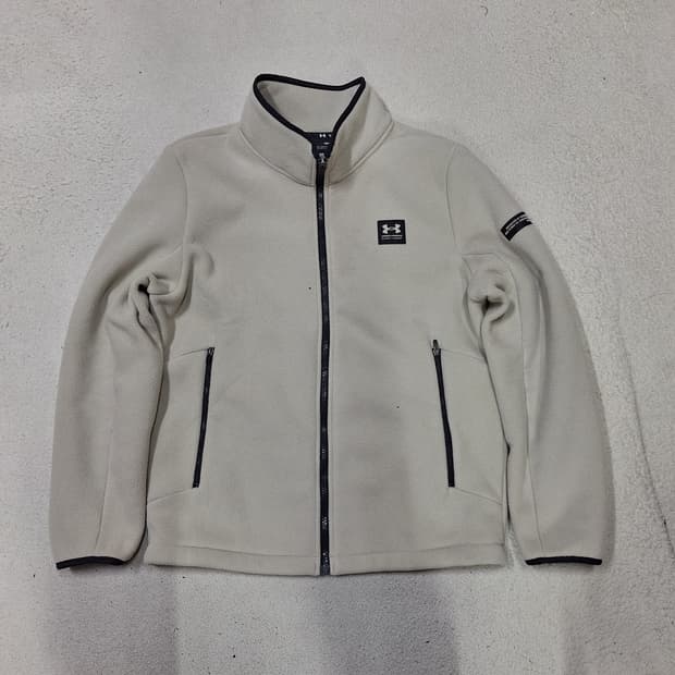 언더아머  폴리스M(상태최상)