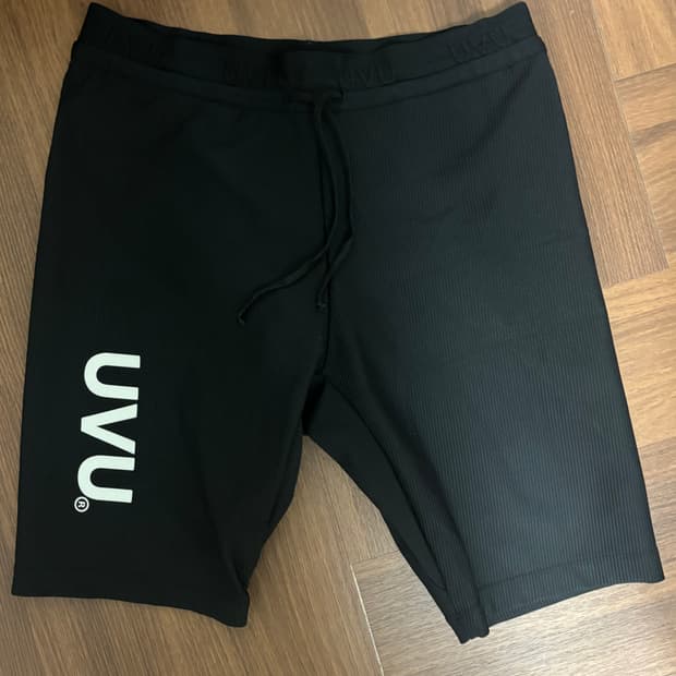 UVU 블랙 타이즈 1.0 L사이즈