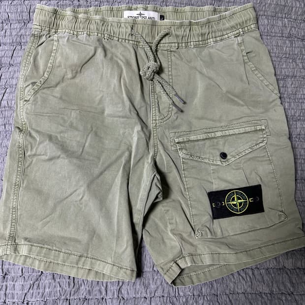 스톤아일랜드 카고 반바지 올리브