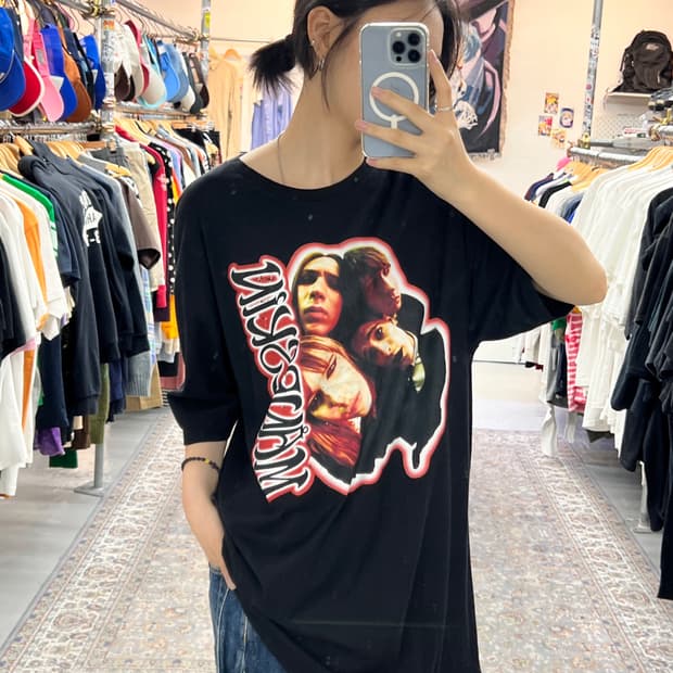 manes kin 빈티지 밴드 반팔 티셔츠
