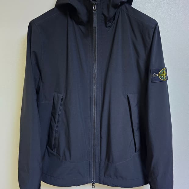 스톤아일랜드 소프트쉘 프리마로프트 자켓