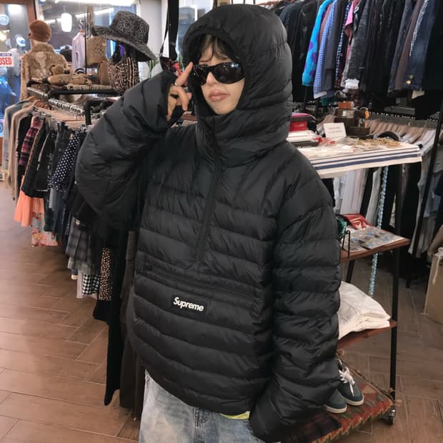 슈프림 마이크로 다운 하프 집 후드 풀오버 블랙 - 23FW