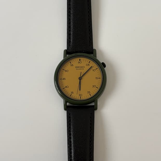 1980s Avenue Yellow Dial Field Quartz