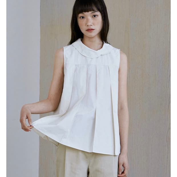 아우로 FRONT COLLAR BLOUSE