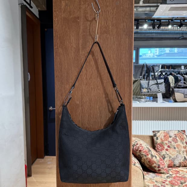 구찌 블랙 캔버스 호보 숄더백 